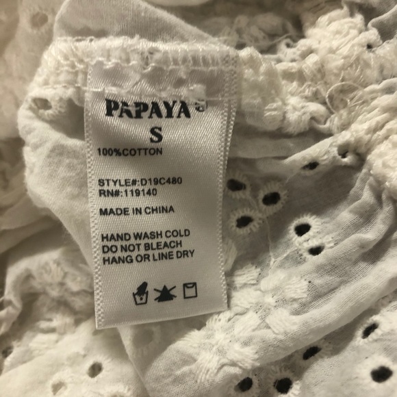 🌻 White Button Detail Cropped Top - Picture 7 of 7